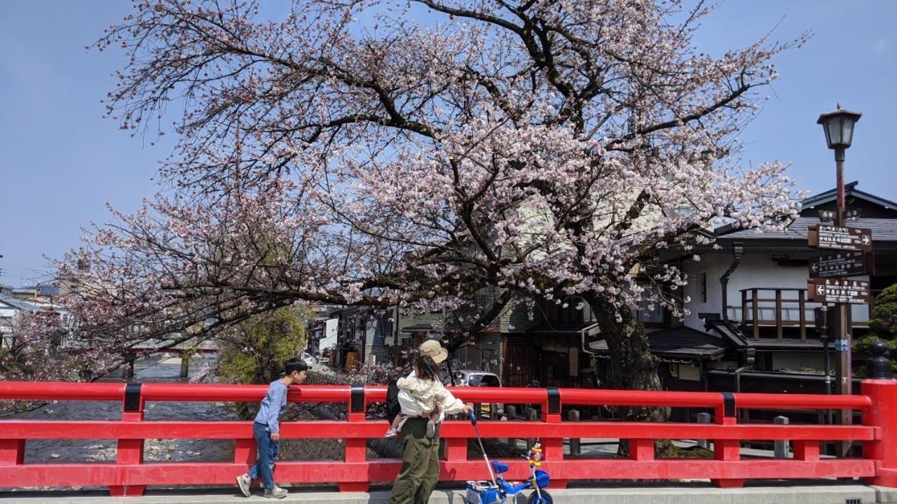 Guesthouse Tomaru Takayama  Ngoại thất bức ảnh